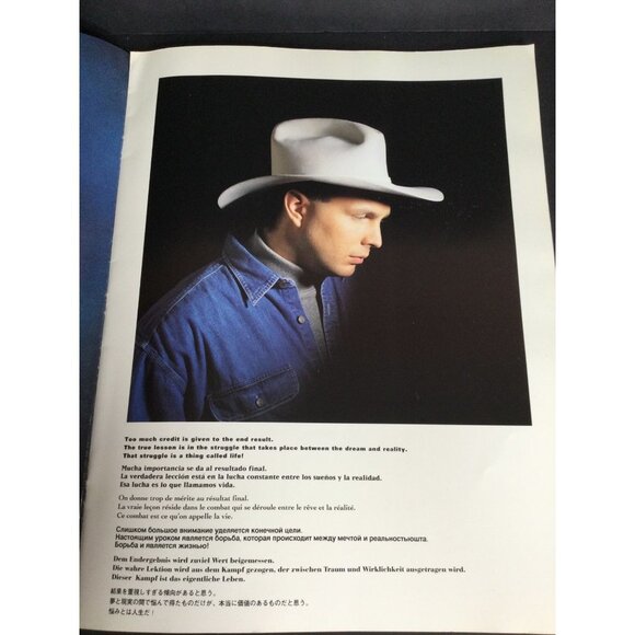 Vintage Garth Brooks on Tour Souvenir Concert Brochure Book Photos - Picture 3 of 8